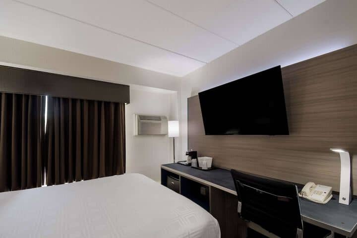 Room 14 of 33