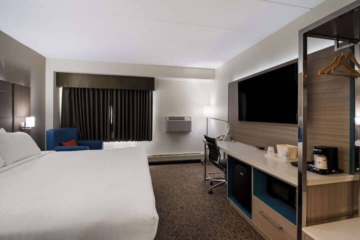 Room 19 of 33