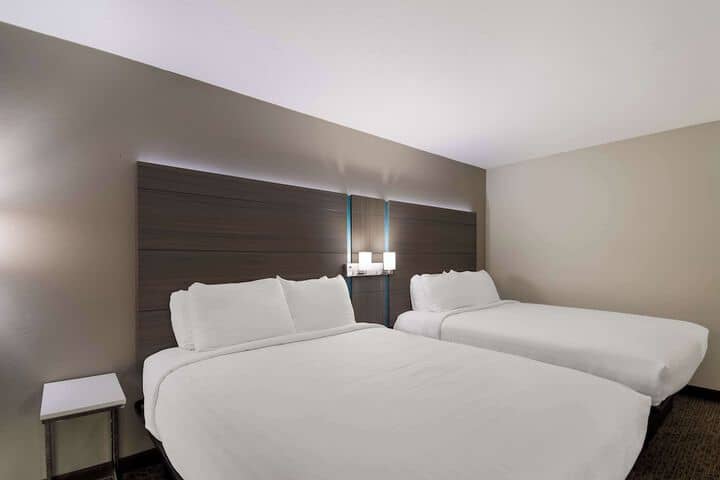 Room 16 of 33