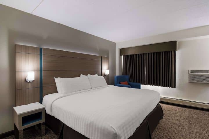 Room 20 of 33